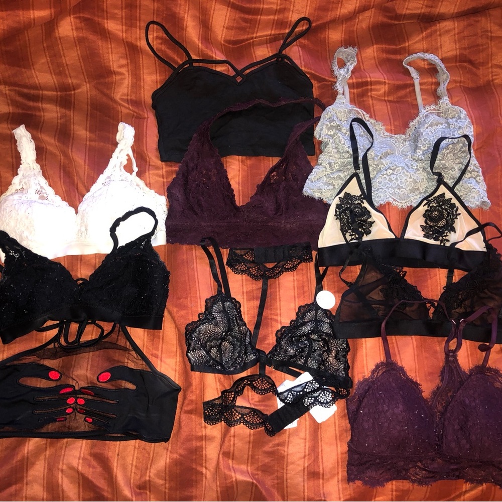Lot of 10 bralettes - !!SOLD!!